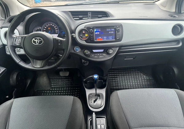 Toyota Yaris cena 33900 przebieg: 138200, rok produkcji 2013 z Warszawa małe 106